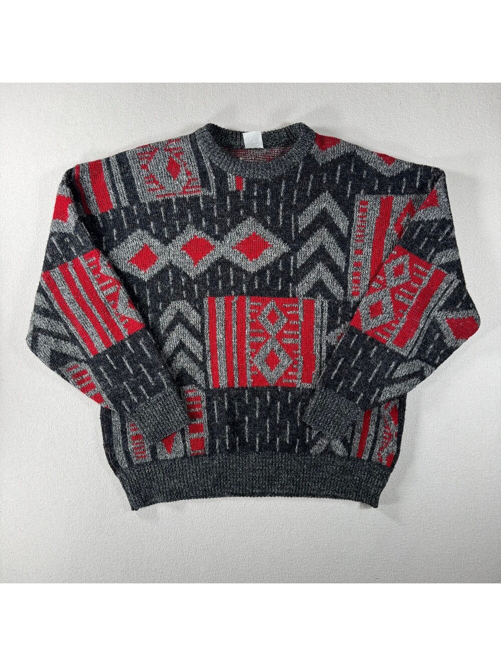 Vintage Geometric Patterned Pullover Sweater in Gray and Red